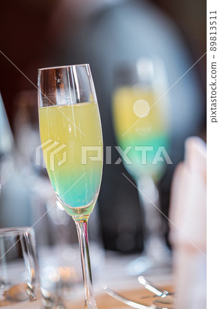 Ubridal party, a beautiful cocktail toast Ubridal party, a beautiful cocktail toast 89813511