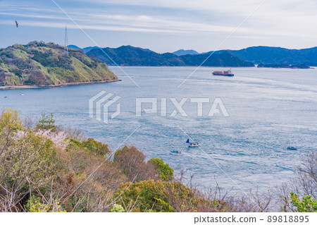 (Setouchi Shimanami Kaido) Vessels navigating the Kurushima Strait (Setouchi Shimanami Kaido) Vessels navigating the Kurushima Strait 89818895