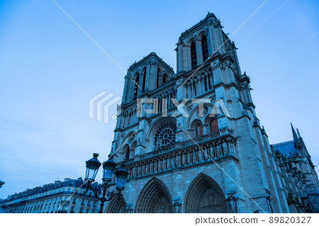法國巴黎火災前的巴黎圣母院 89820327