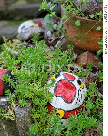 Cat's alley in Onomichi 89820483