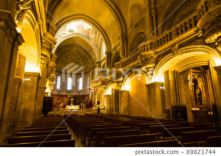 Inside the Notre Dame de Don Cathedral in Avignon, France Inside the Notre Dame de Don Cathedral in Avignon, France 89821744