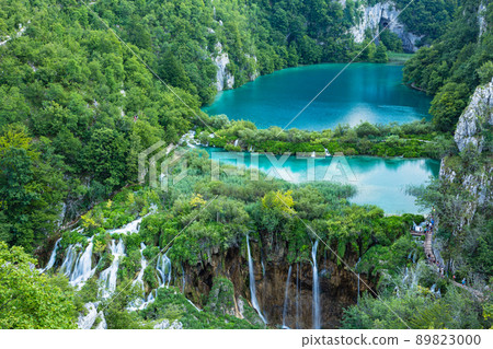Large lakes and falling waterfalls in the Plitvice Lakes National Park, Croatia 89823000