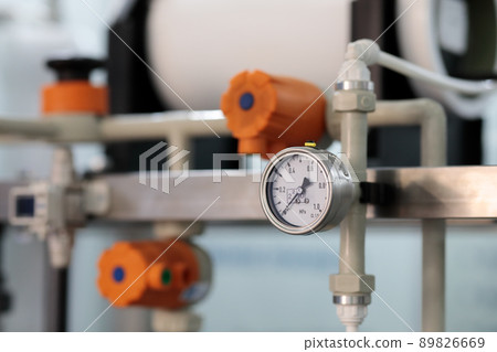 analog pressure gauge and plastic pipe system 89826669