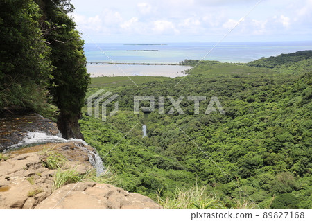 Pinaisara Falls Scenery from the top of the waterfall 89827168