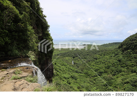 Pinaisara Falls Scenery from the top of the waterfall 89827170