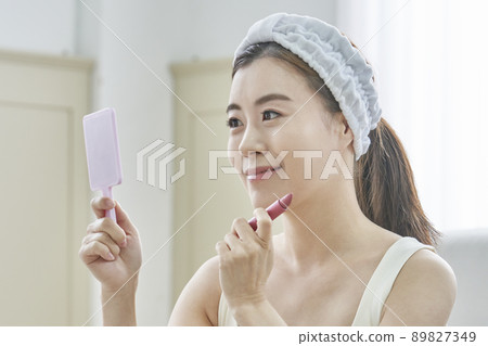 Beauty, beauty, skin care, basic makeup, house, house, young woman, Korean 89827349