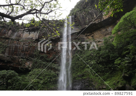 Pinaisara Falls Waterfall basin 89827591