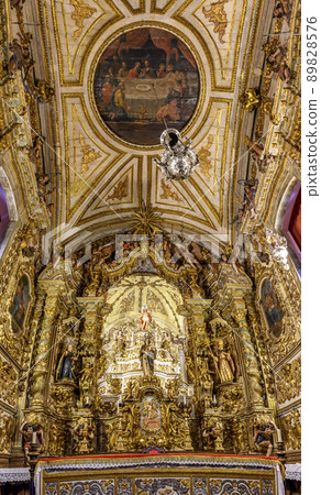 Interior of Our Lady of the Pillar basilica in Ouro Preto 89828576