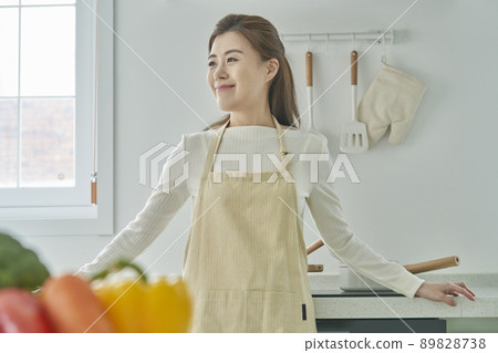 烹飪, 烹飪, 廚師, 廚師, 家庭主婦, 家庭主婦, 年輕女子, 廚房, 廚房, 家庭, 房子, 韓國 89828738