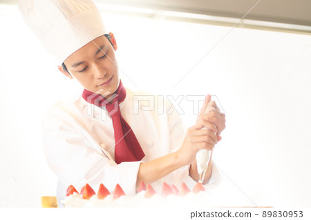 糕點師擠奶油 89830953