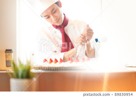 糕點師擠奶油 89830954
