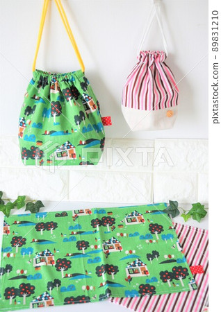 Handmade lunch bag, cup bag, drawstring luncheon mat lunch set, school attendance goods, admission goods 89831210