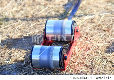 Warming up and training equipment for cycling (hybrid roller type cycle trainer) 89831517