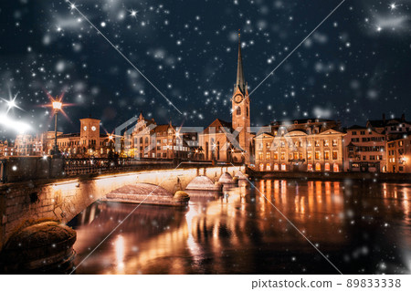 pheavy snowfall in Zurich on a winter night 89833338