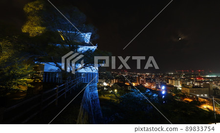 Marugame Castle castle tower illuminated in the color of the Ukrainian flag, only the blue illumination can be seen in the shooting at the main enclosure 89833754