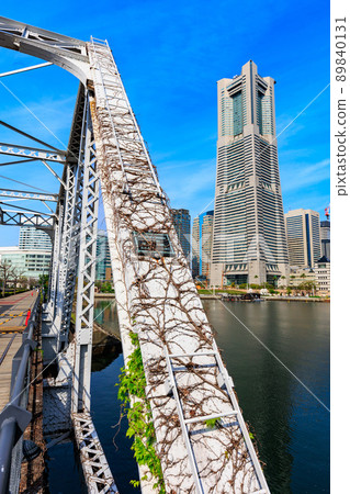 Cityscape from the train road in Yokohama City, Kanagawa Prefecture Minato No. 2 Bridge and Yokohama Landmark Tower 89840131