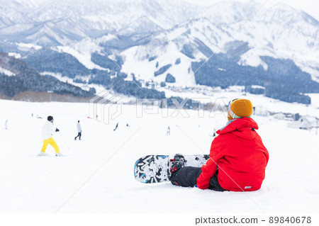孩子們享受滑雪 89840678