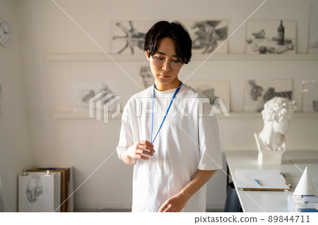 藝術學校預備學校 89844711