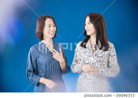 女性護髮美容美女母女微笑 女性護髮美容美女母女微笑 89846353