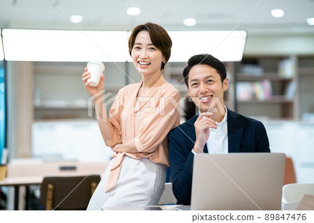 商人和女企業家 89847476