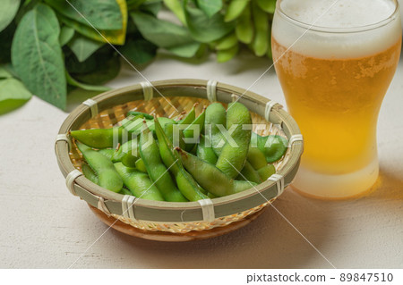 edamame and beer 89847510