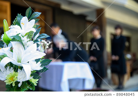 前來參加葬禮的弔唁嘉賓（圖） 89848045