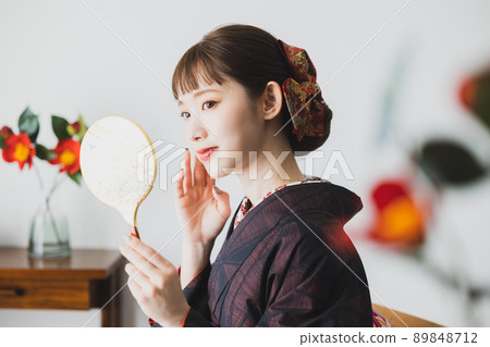 Oshima Tsumugi hand mirror 89848712