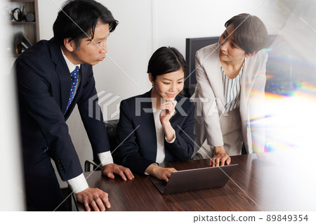Meeting business scene 89849354