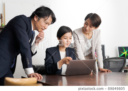 Meeting business scene Meeting business scene 89849805