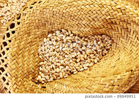 Raw pearl barley studio shot 89849951