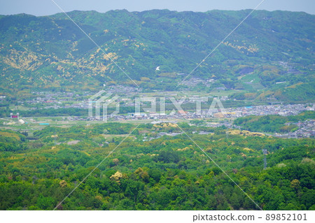 Large panorama, Mt. Wakakusa in May, telephoto 200mm of Kamo Large panorama, Mt. Wakakusa in May, telephoto 200mm of Kamo 89852101