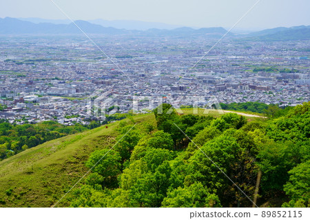 View from Mt. Wakakusa in May, towards Mt. Katsuragi View from Mt. Wakakusa in May, towards Mt. Katsuragi 89852115