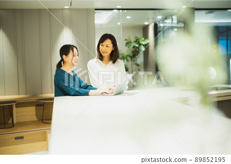 Business office business woman 89852195