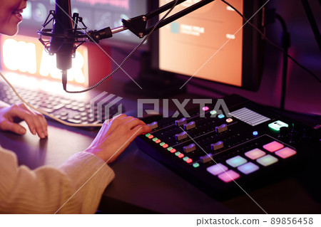 Unrecognizable Woman Adjusting Mixer 89856458
