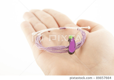image of bracelet white background  89857664