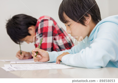 Men's cram school to study with friends Men's cram school to study with friends 89858053