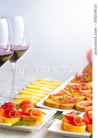 Spanish tapas and appetizers Spanish tapas and appetizers 89859418