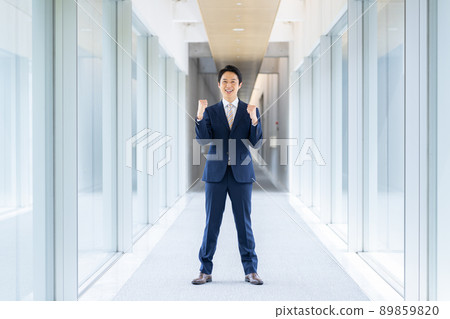 中間的商人 89859820