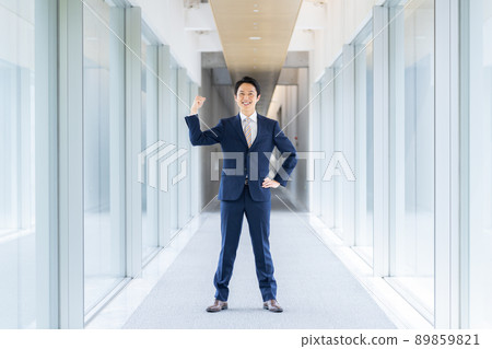 中間的商人 89859821