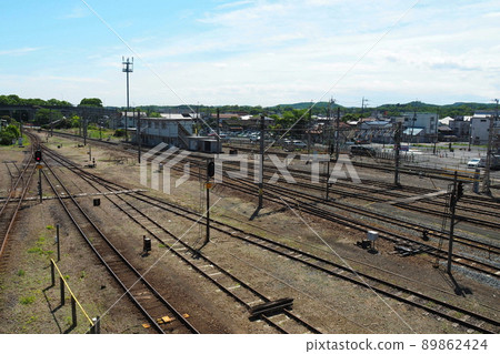 Yorii Station (Chichibu Railway, Tobu Railway, JR East Japan), railroad tracks and blue sky [Yorii Town, Saitama Prefecture] 89862424