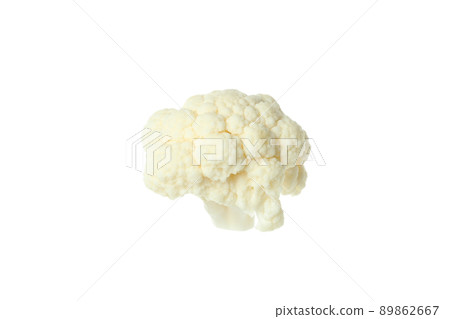 Fresh tasty cauliflower isolated on white background 89862667