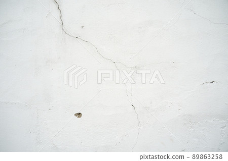 老牆壁的破裂的表面 89863258