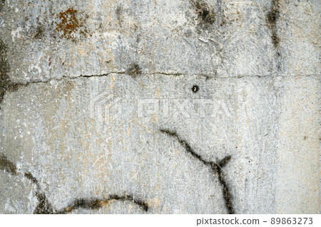 cracked surface of an old wall cracked surface of an old wall 89863273