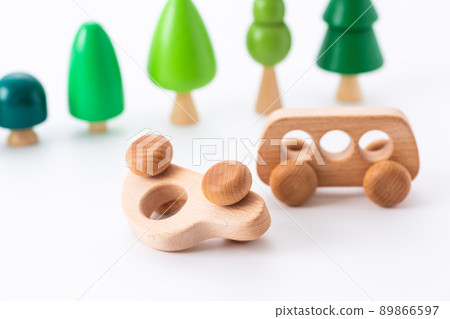 導致交通事故的汽車 89866597