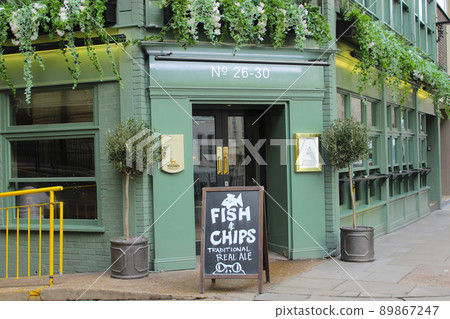 London store London store 89867247
