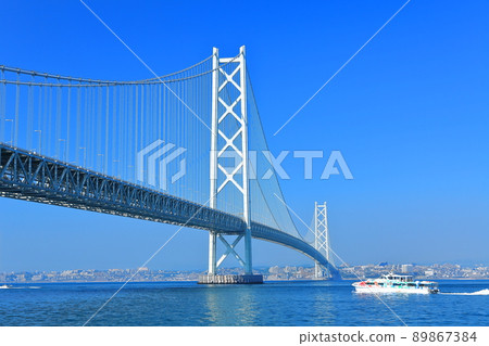 [Hyogo Prefecture] Akashi Kaikyo Bridge under clear skies 89867384