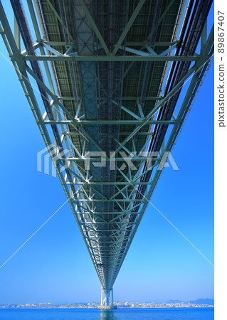 [Hyogo Prefecture] Akashi Kaikyo Bridge under clear skies 89867407