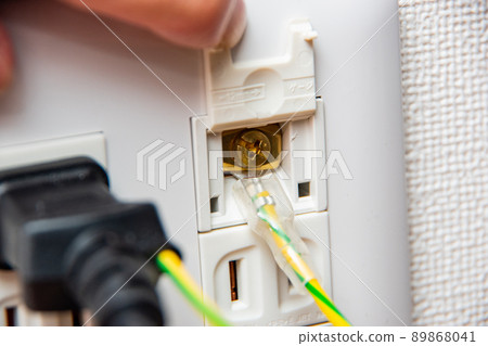 如何安裝帶地線的插座 89868041