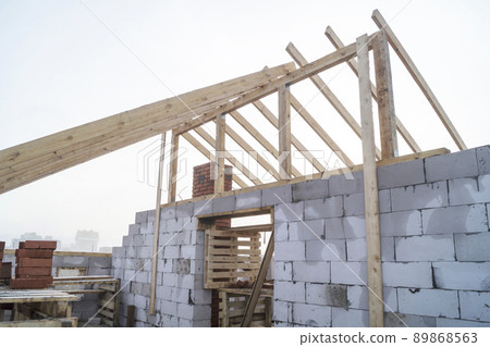 Construction of the new building 89868563