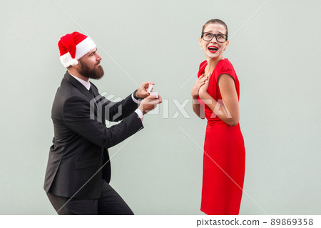 Its sentences of hand and hearts in christmas! Studio shot 89869358